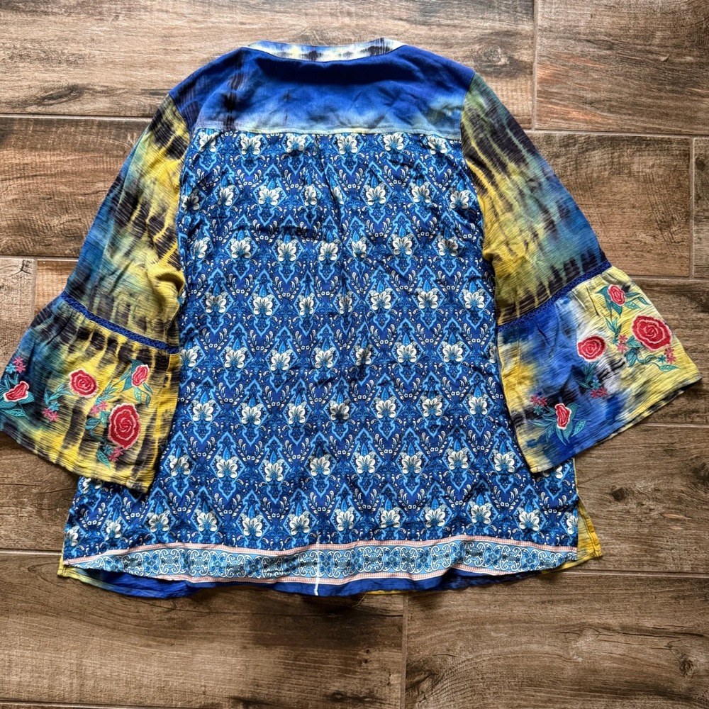 Caleesa Womens Boho Embroidered Floral Tie Dye Button Down Tunic Top, Blue, 1X - Picture 6 of 9